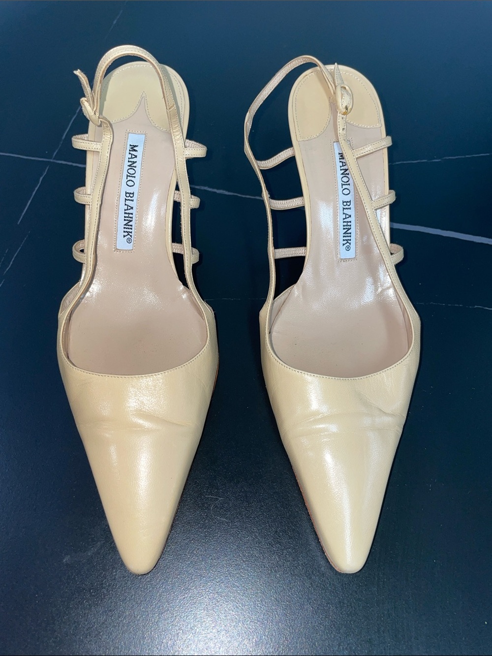 MANOLO BLAHNIK LEATHER SLINGBACK PUMPS FTL-08-202